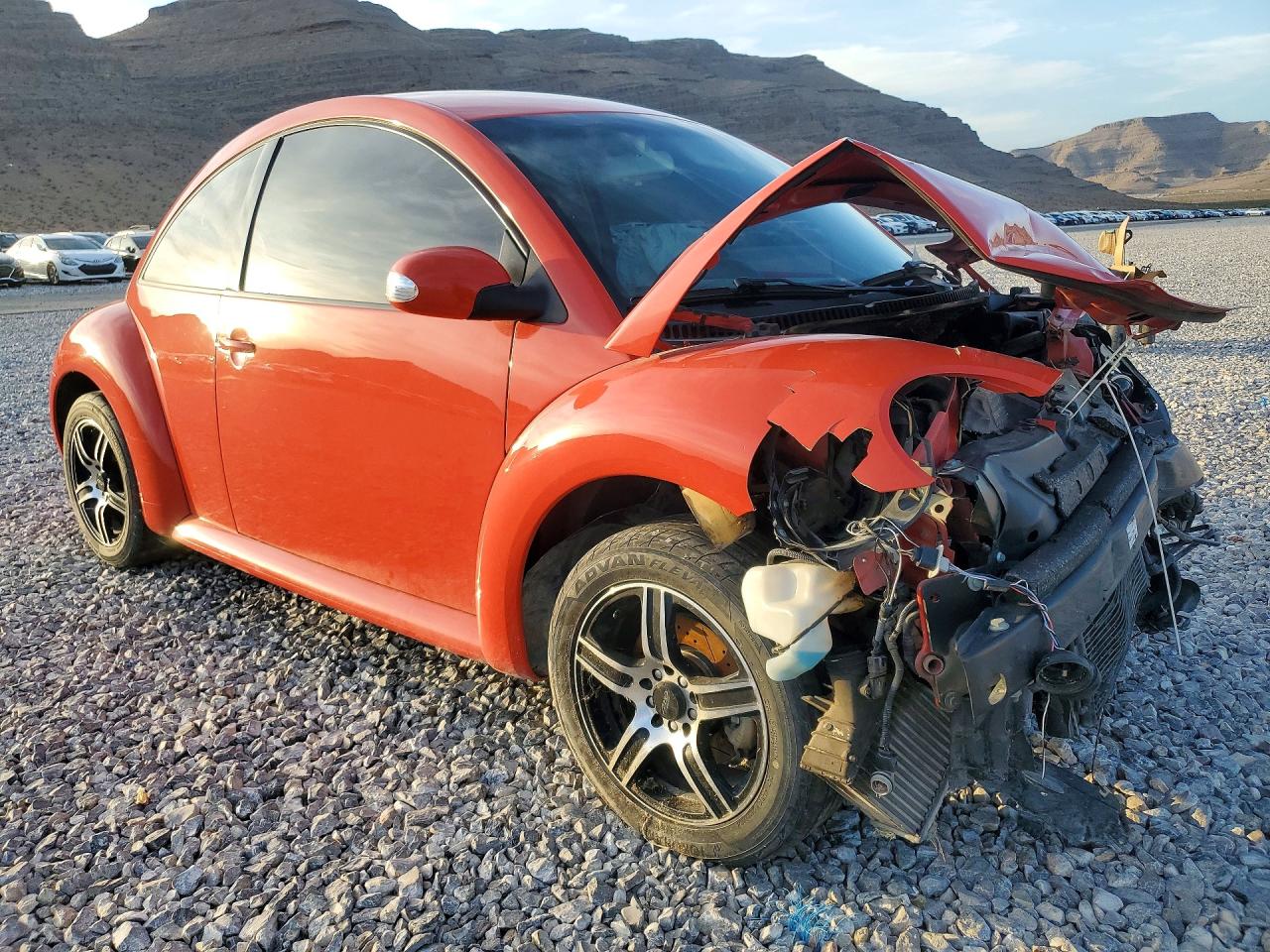 VOLKSWAGEN NEW BEETLE 2004 — 5