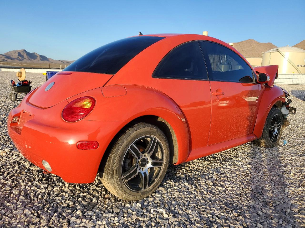 VOLKSWAGEN NEW BEETLE 2004 — 4