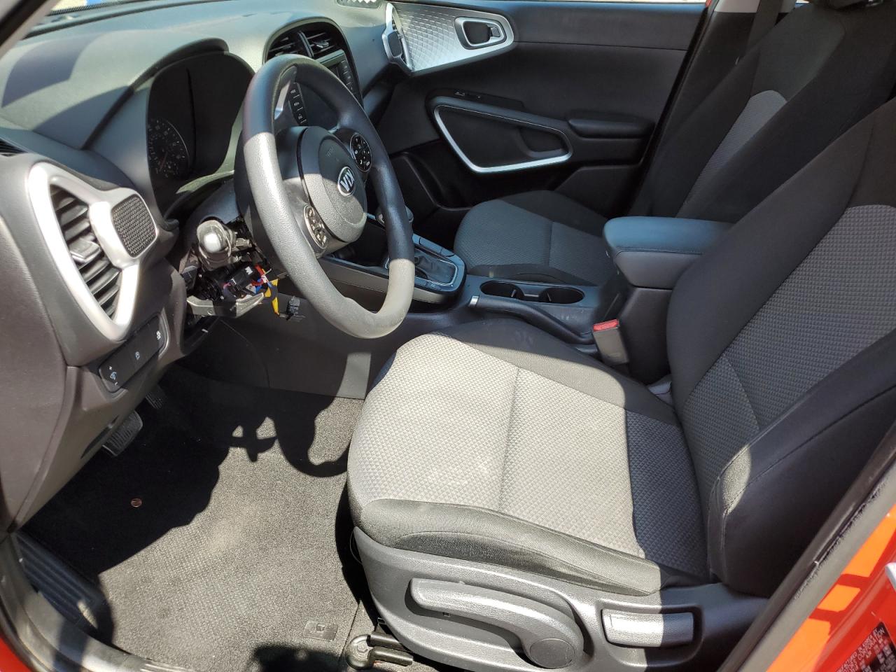 KIA SOUL LX 2020 — 8