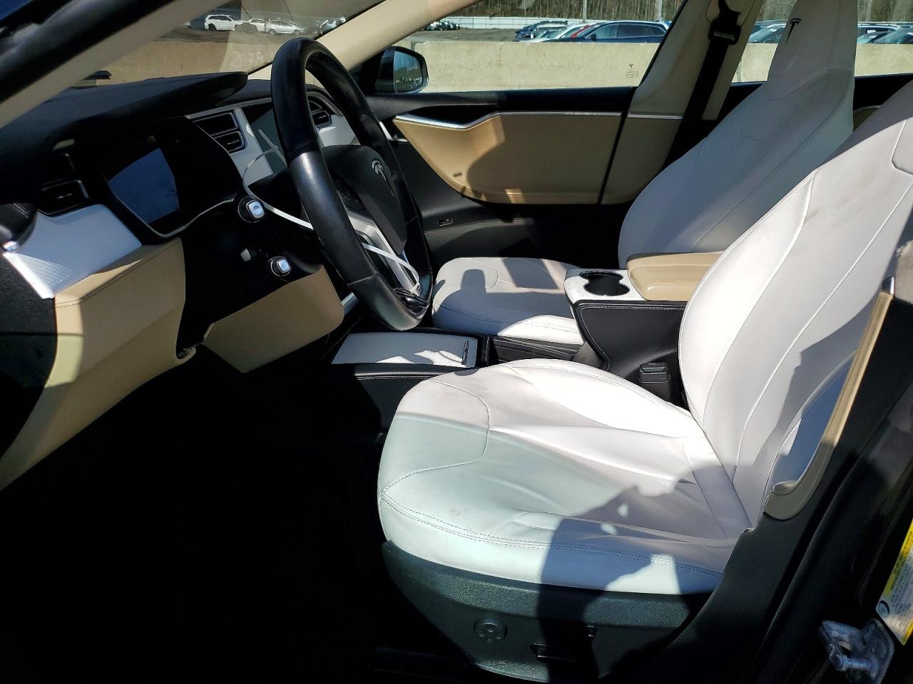 TESLA MODEL S 2014 — 8