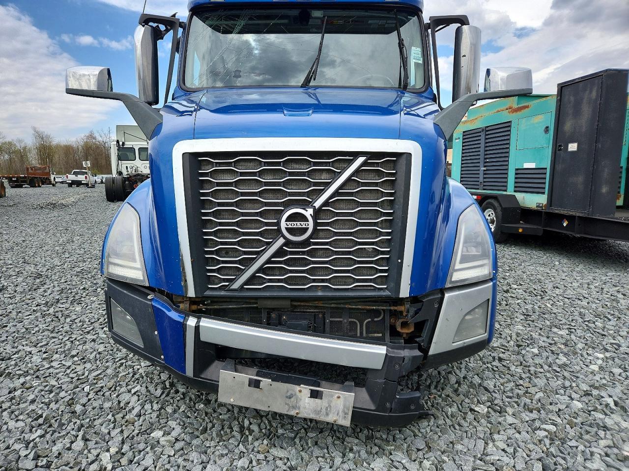 VOLVO VNL 2019 — 11