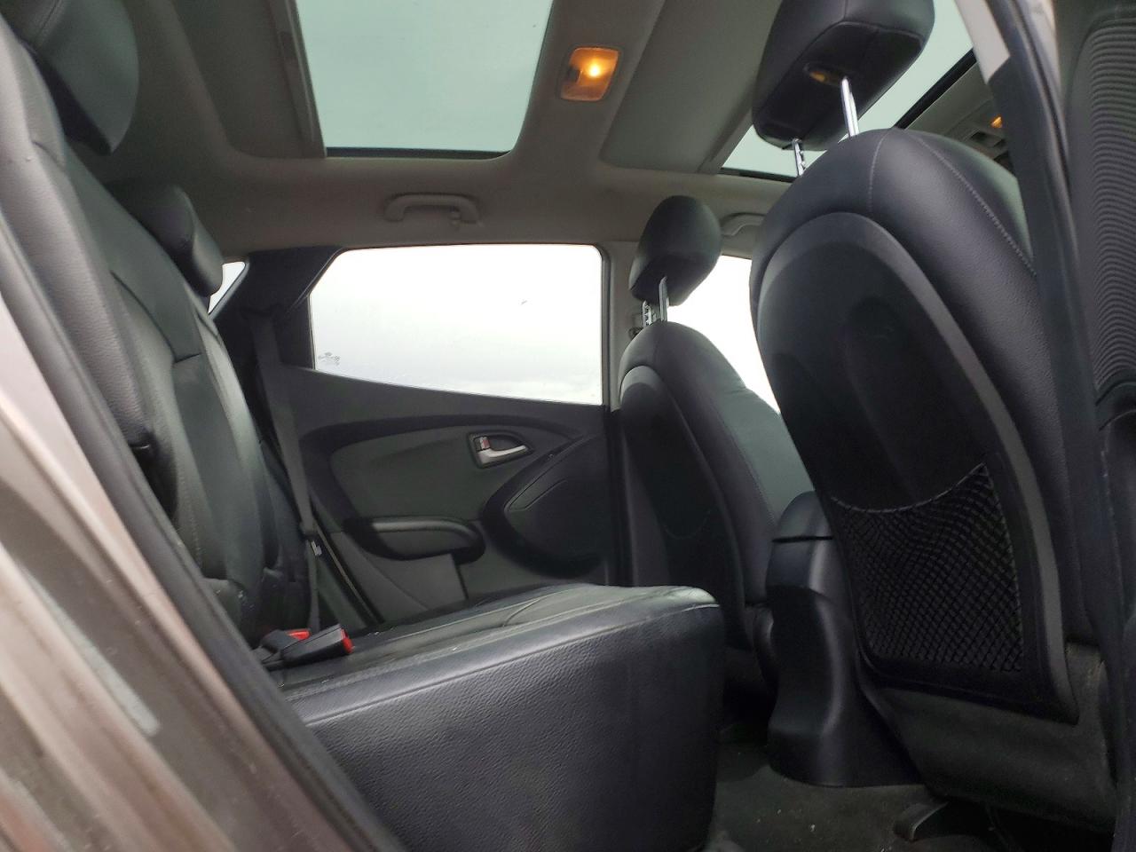 HYUNDAI TUCSON 2012 — 12