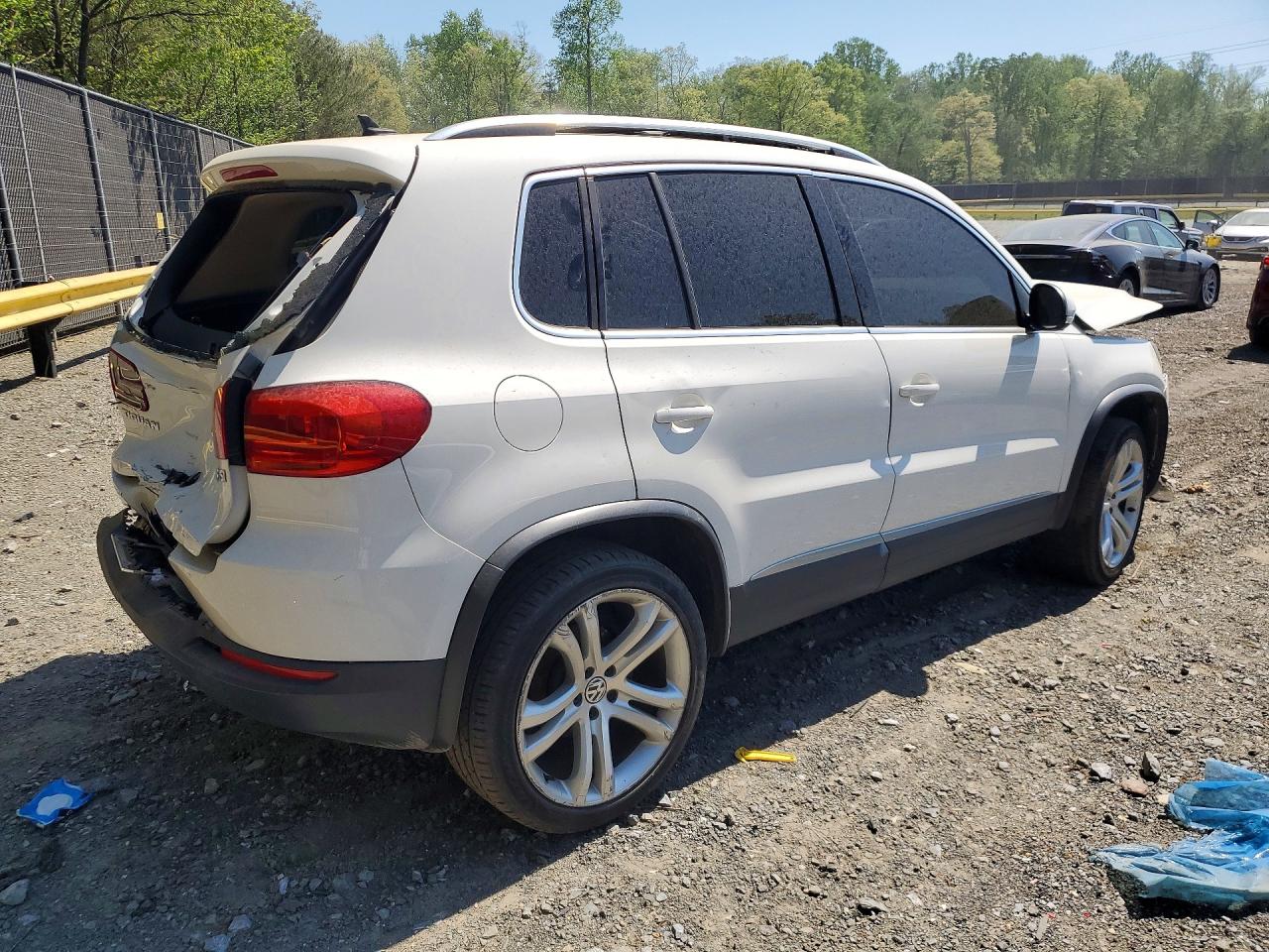 VOLKSWAGEN TIGUAN 2012 — 4