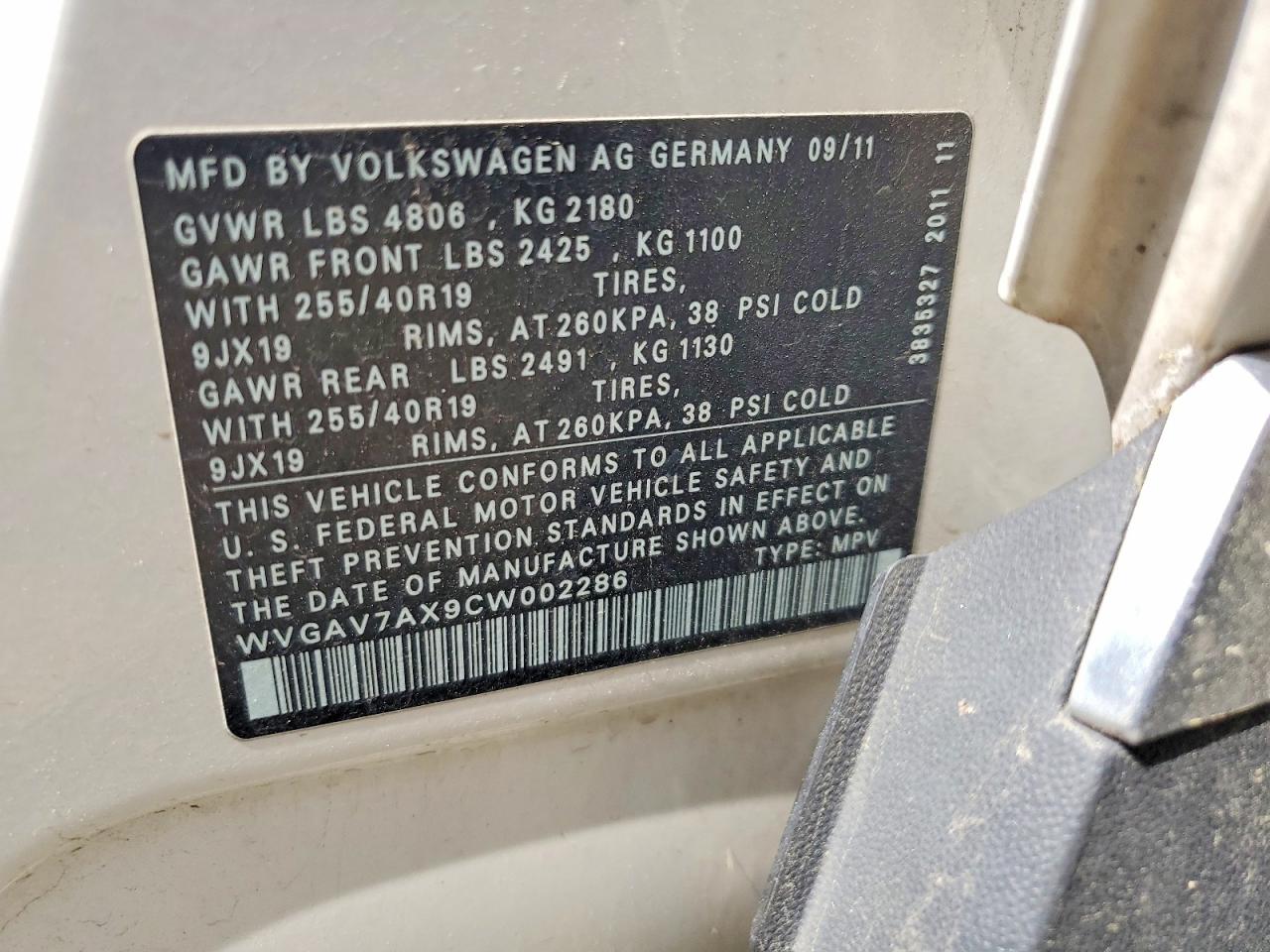 VOLKSWAGEN TIGUAN 2012 — 14