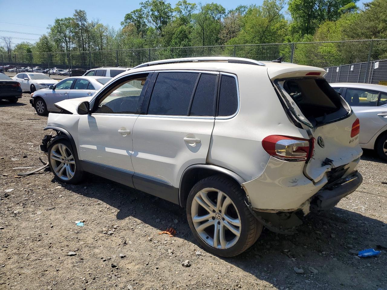 VOLKSWAGEN TIGUAN 2012 — 3