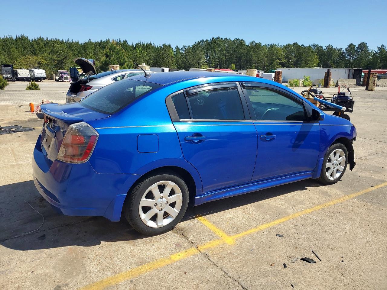 NISSAN SENTRA 2010 — 4