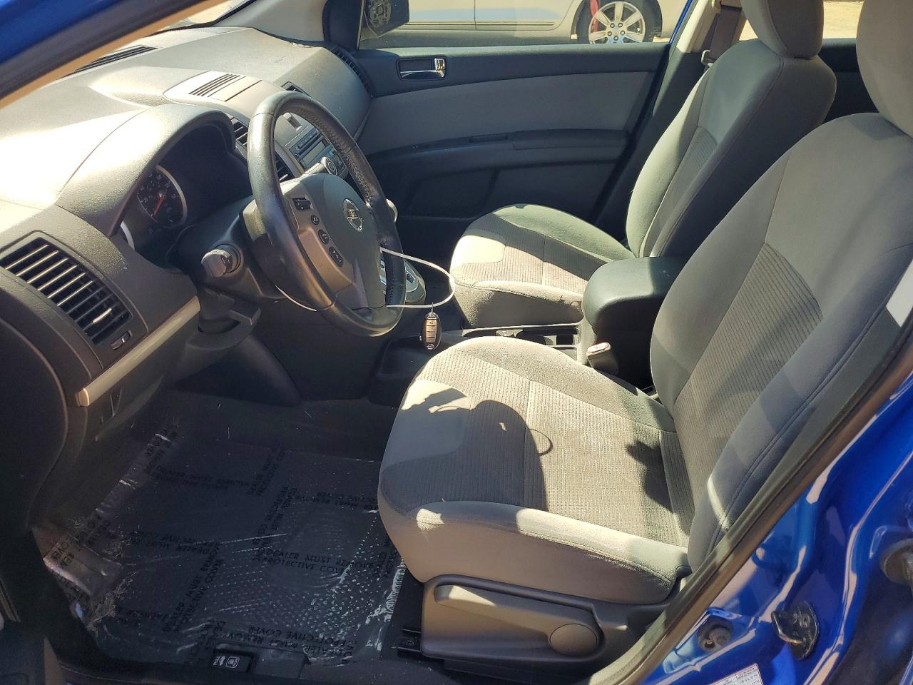 NISSAN SENTRA 2010 — 8