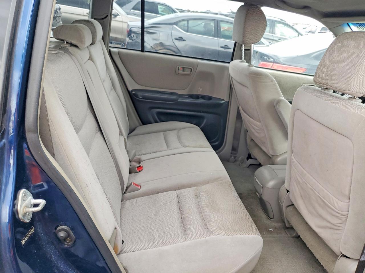TOYOTA HIGHLANDER 2003 — 11