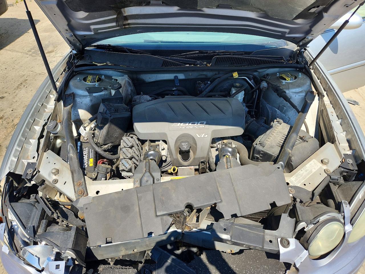 BUICK LACROSSE 2005 — 12
