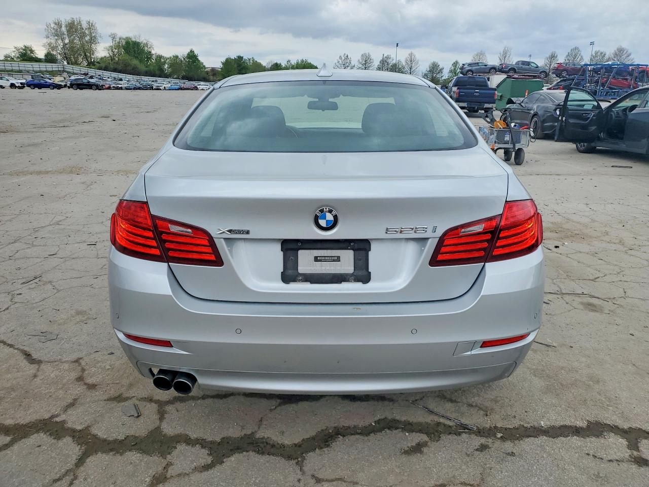 BMW 528 2015 — 7