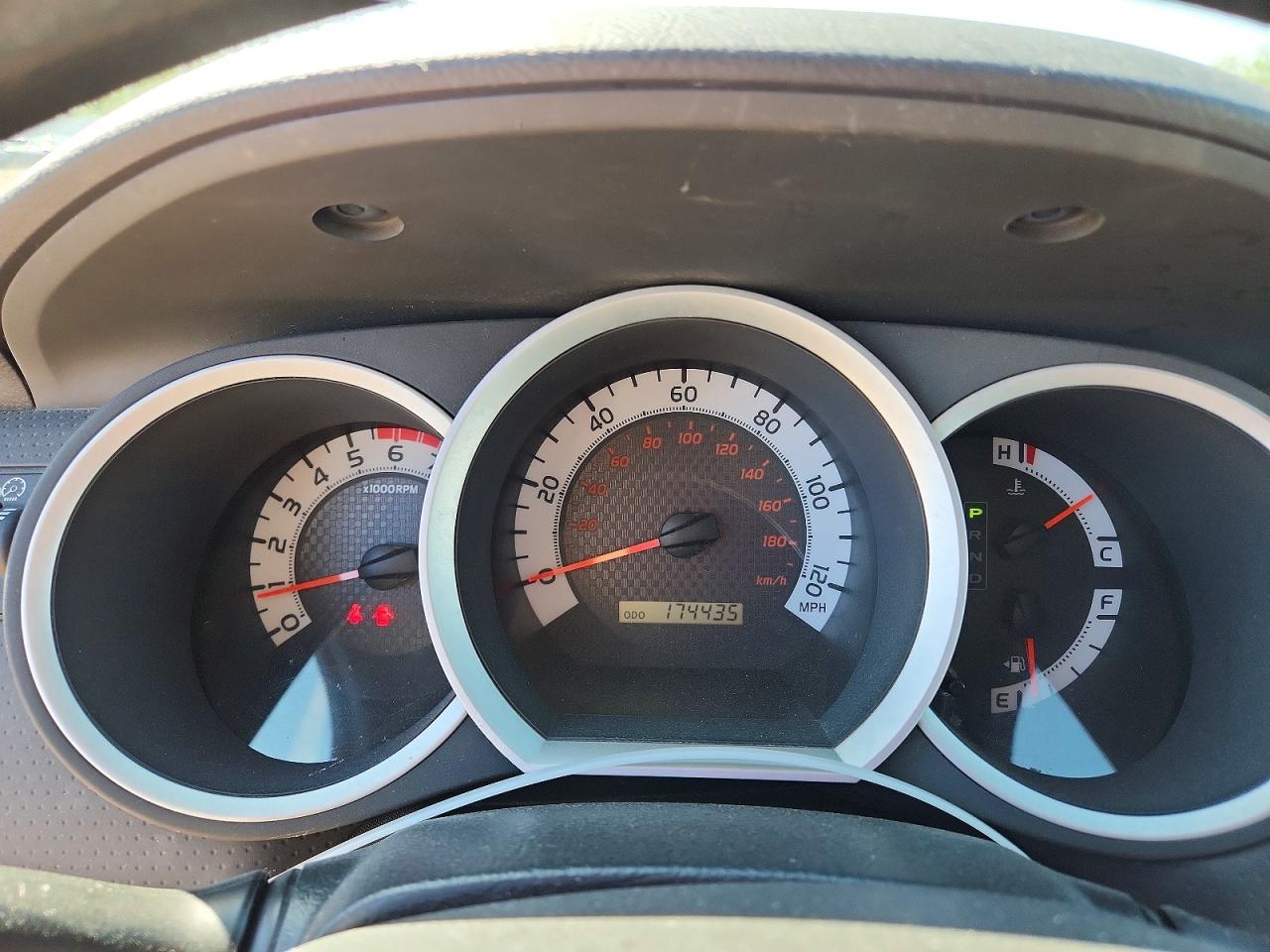 TOYOTA TACOMA 2015 — 10