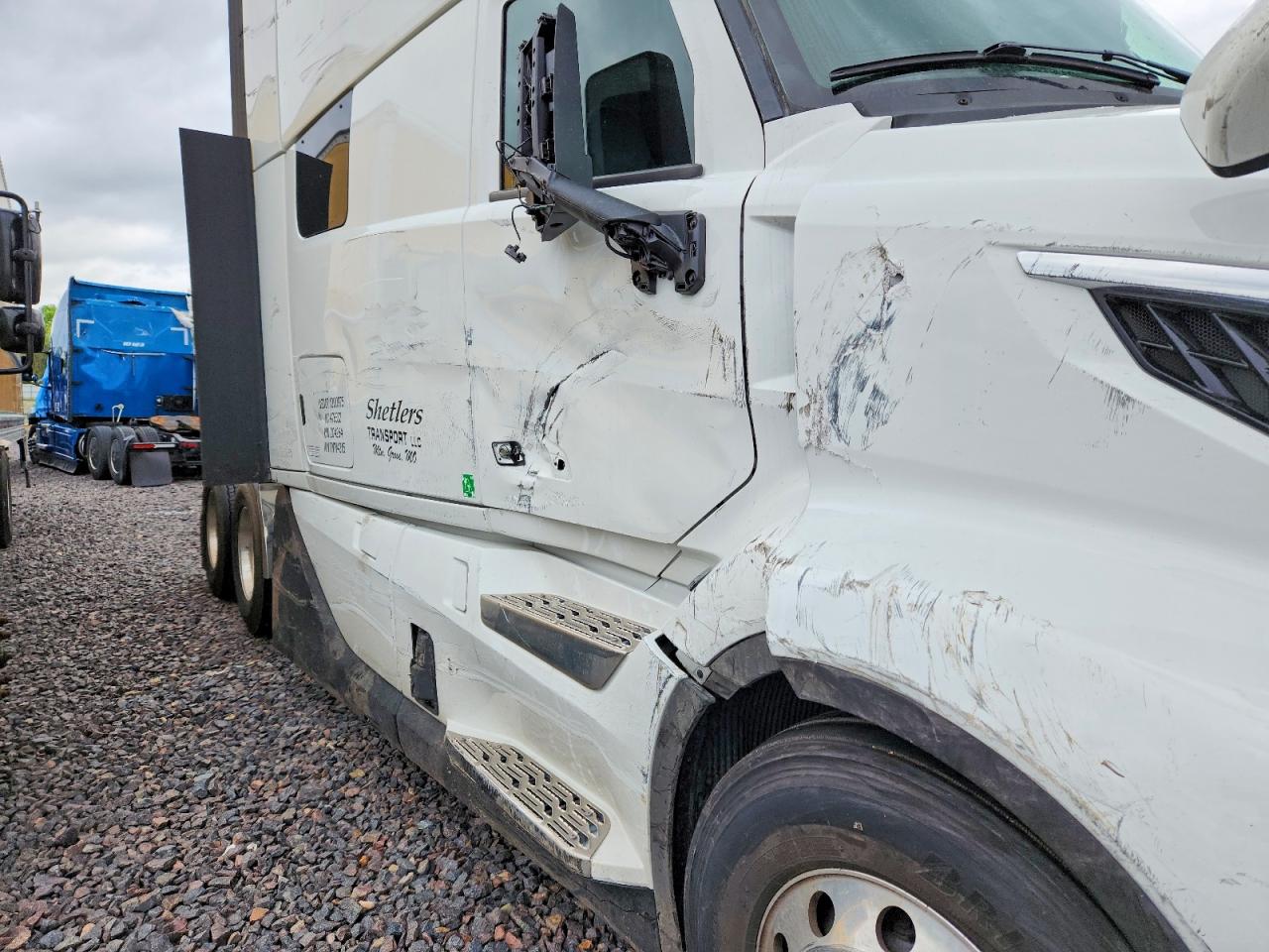 VOLVO VNL 2026 — 10