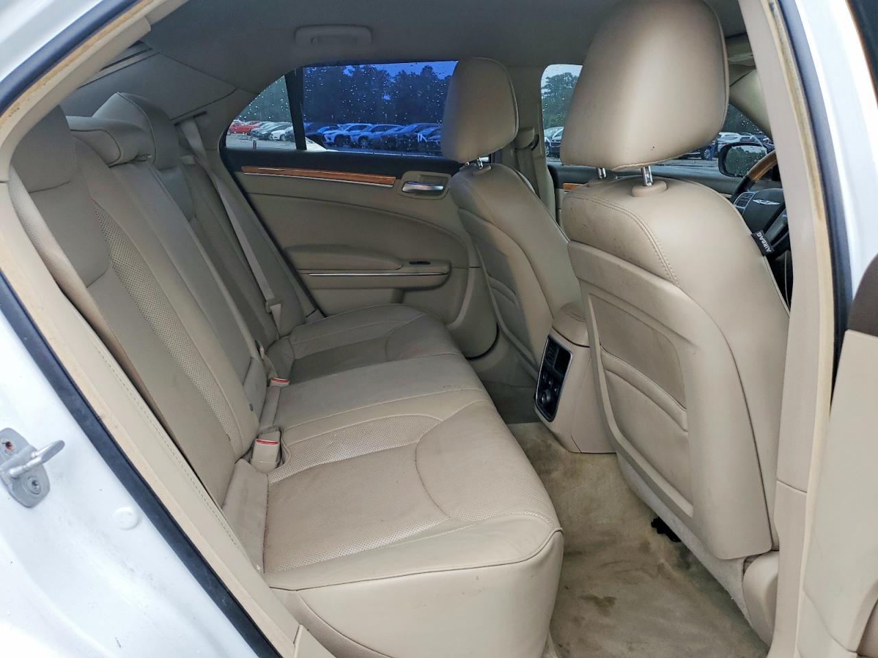 CHRYSLER 300 2012 — 11