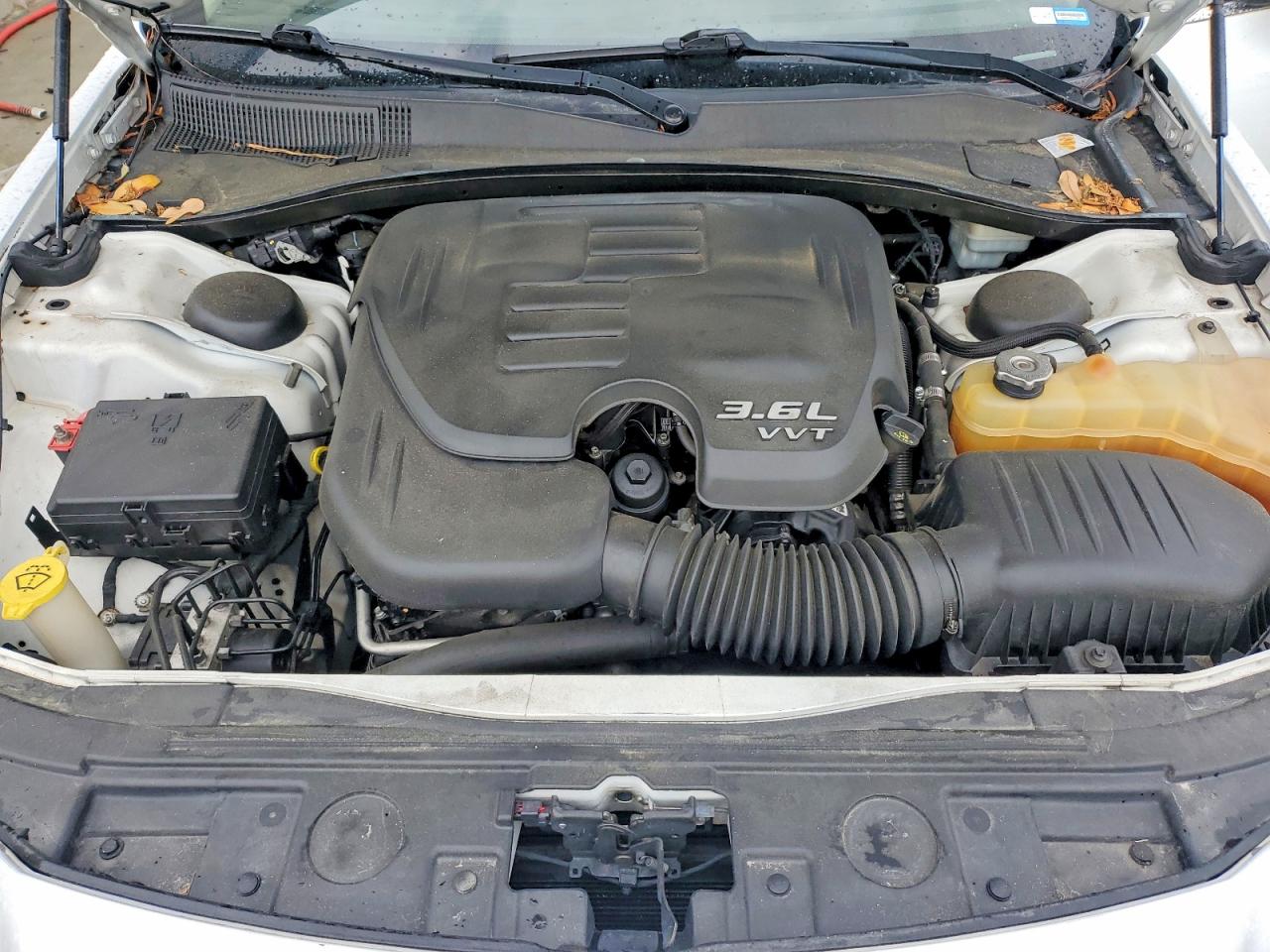 CHRYSLER 300 2012 — 12