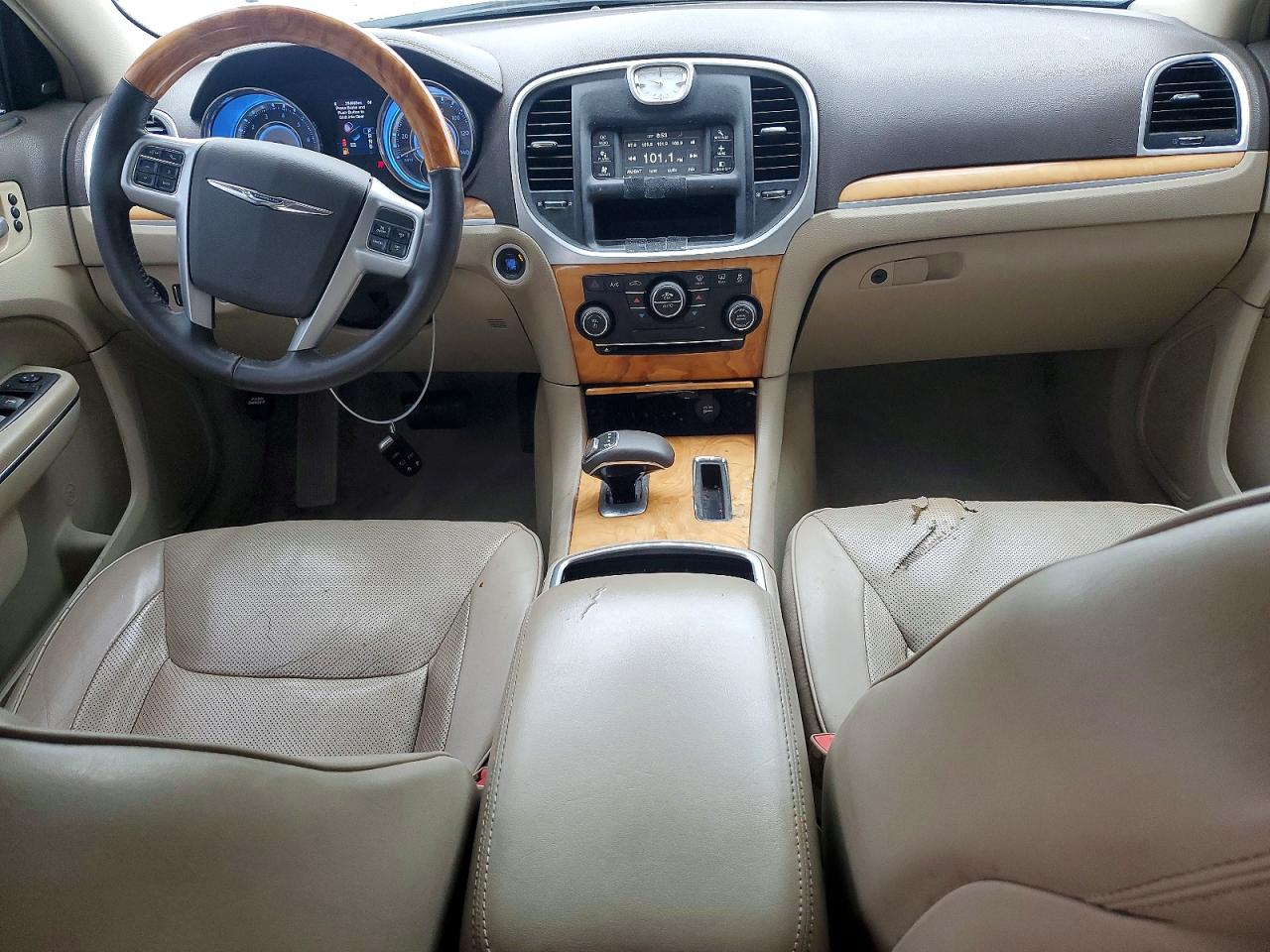 CHRYSLER 300 2012 — 9
