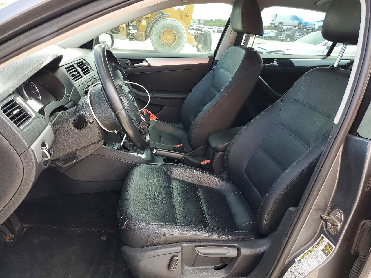 VOLKSWAGEN JETTA 2013 — 8