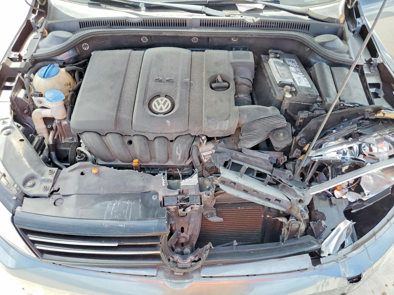 VOLKSWAGEN JETTA 2013 — 12