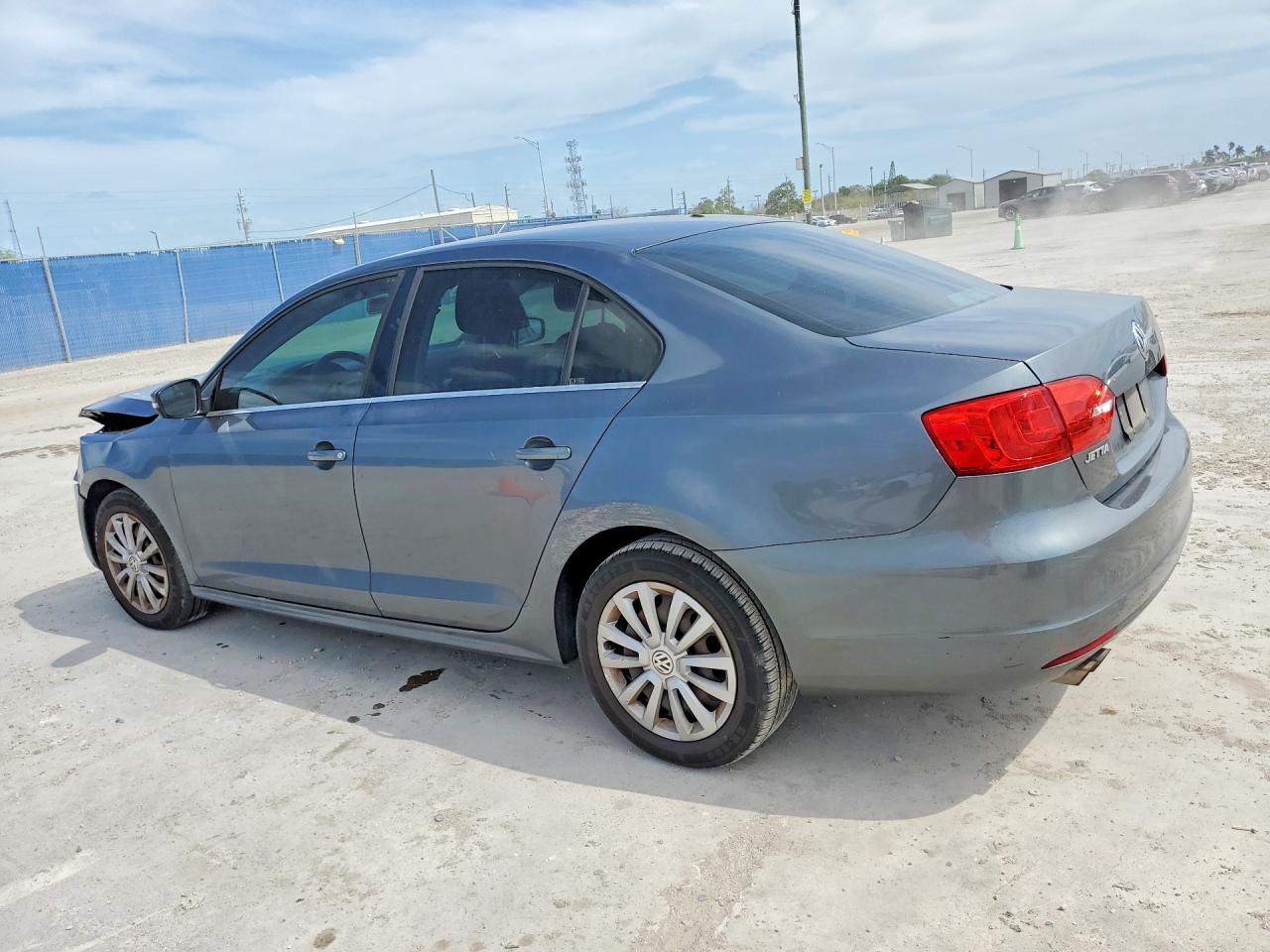 VOLKSWAGEN JETTA 2013 — 3