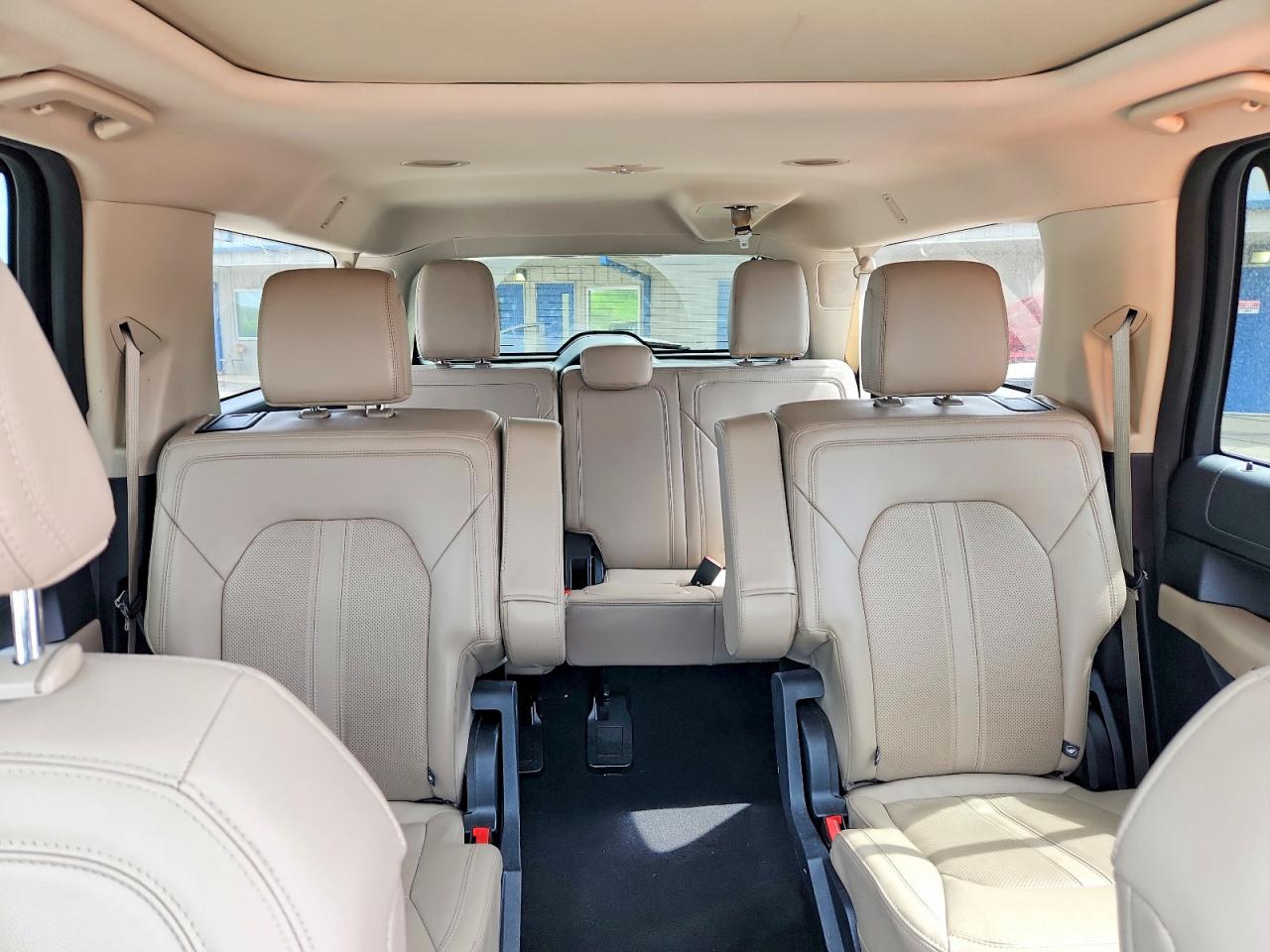 FORD EXPEDITION 2024 — 11