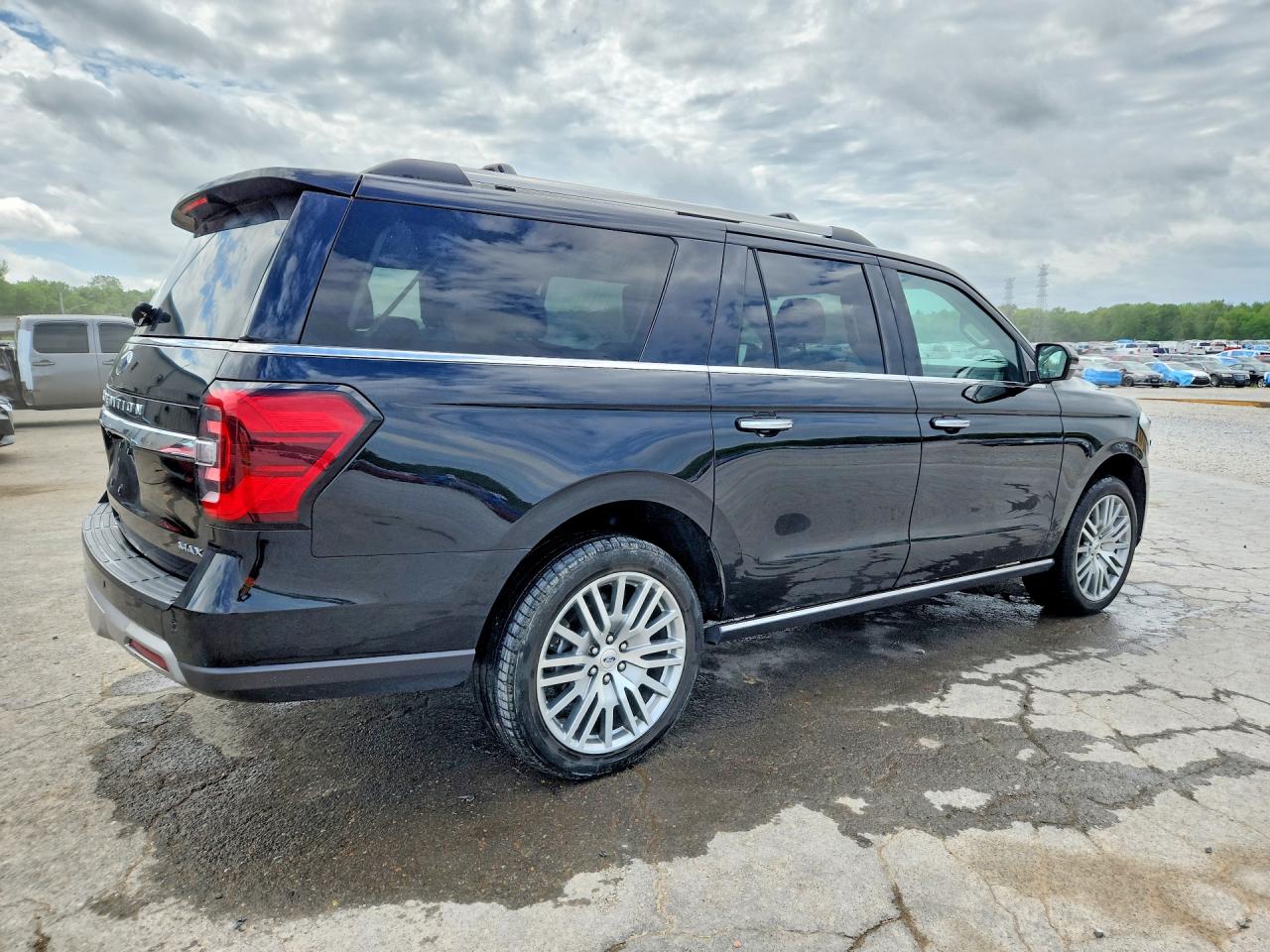 FORD EXPEDITION 2024 — 4