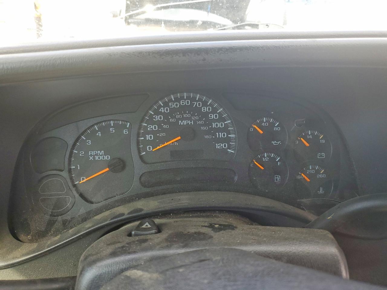 CHEVROLET SUBURBAN 2005 — 10