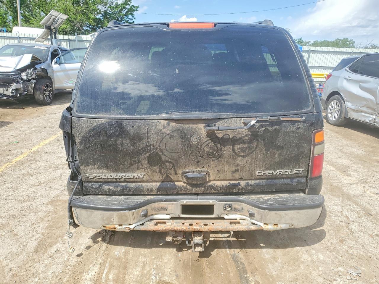 CHEVROLET SUBURBAN 2005 — 7