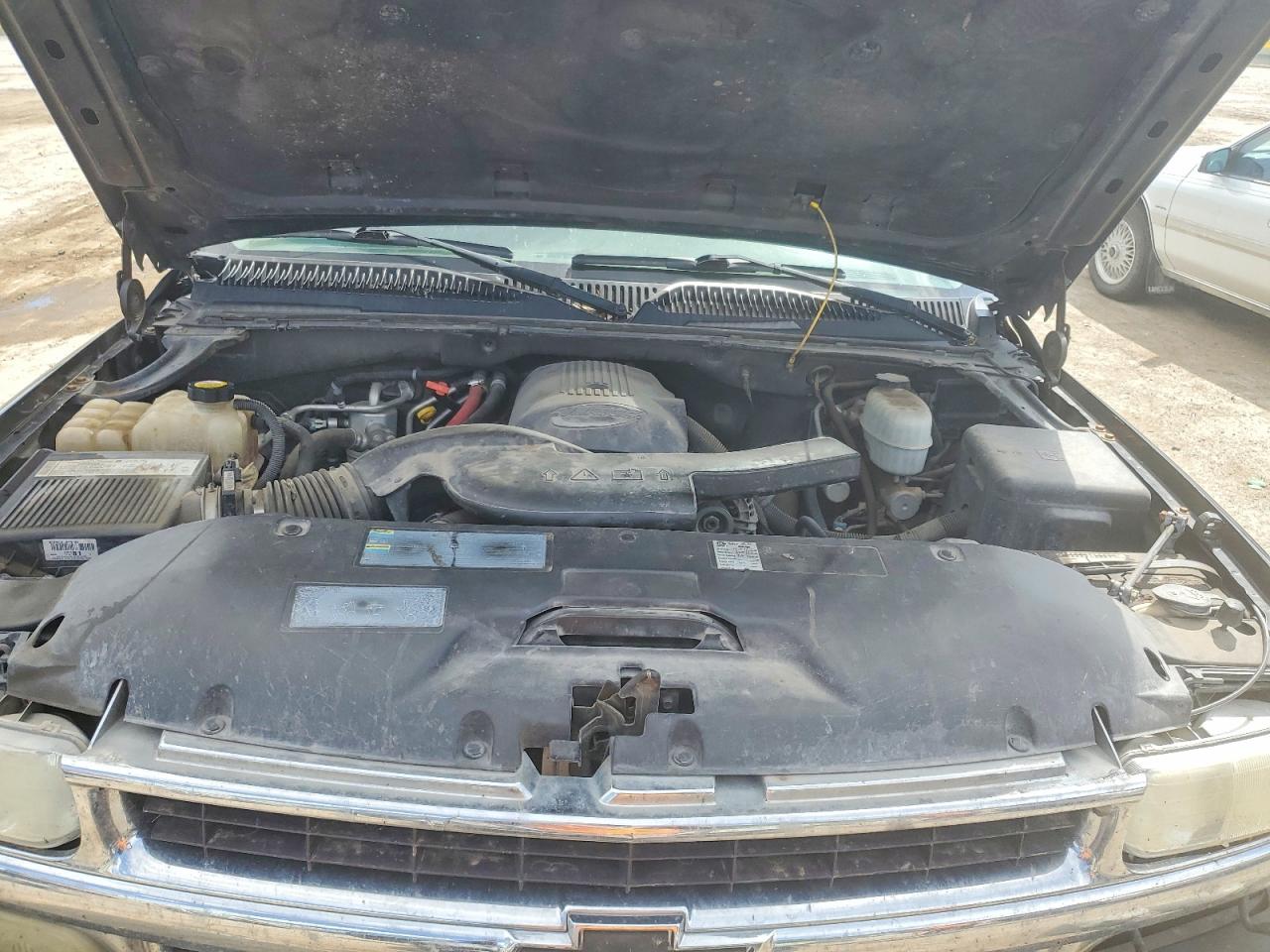 CHEVROLET SUBURBAN 2005 — 13