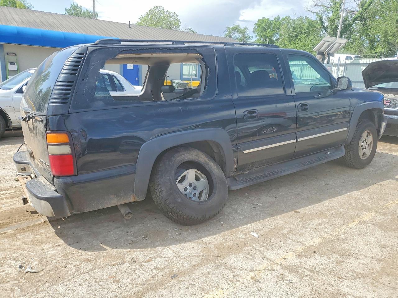 CHEVROLET SUBURBAN 2005 — 4