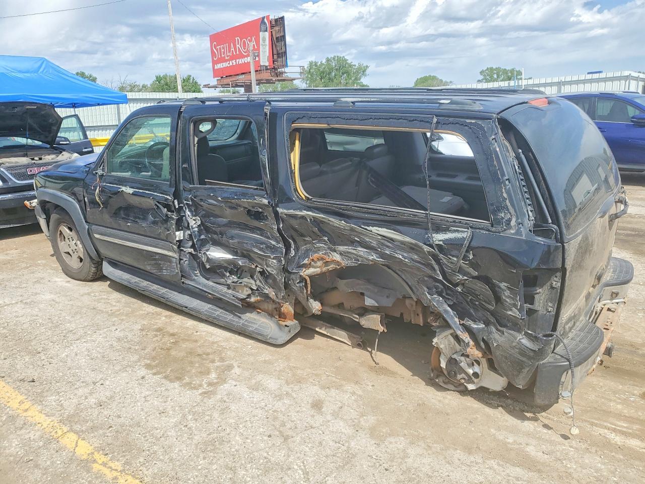 CHEVROLET SUBURBAN 2005 — 3