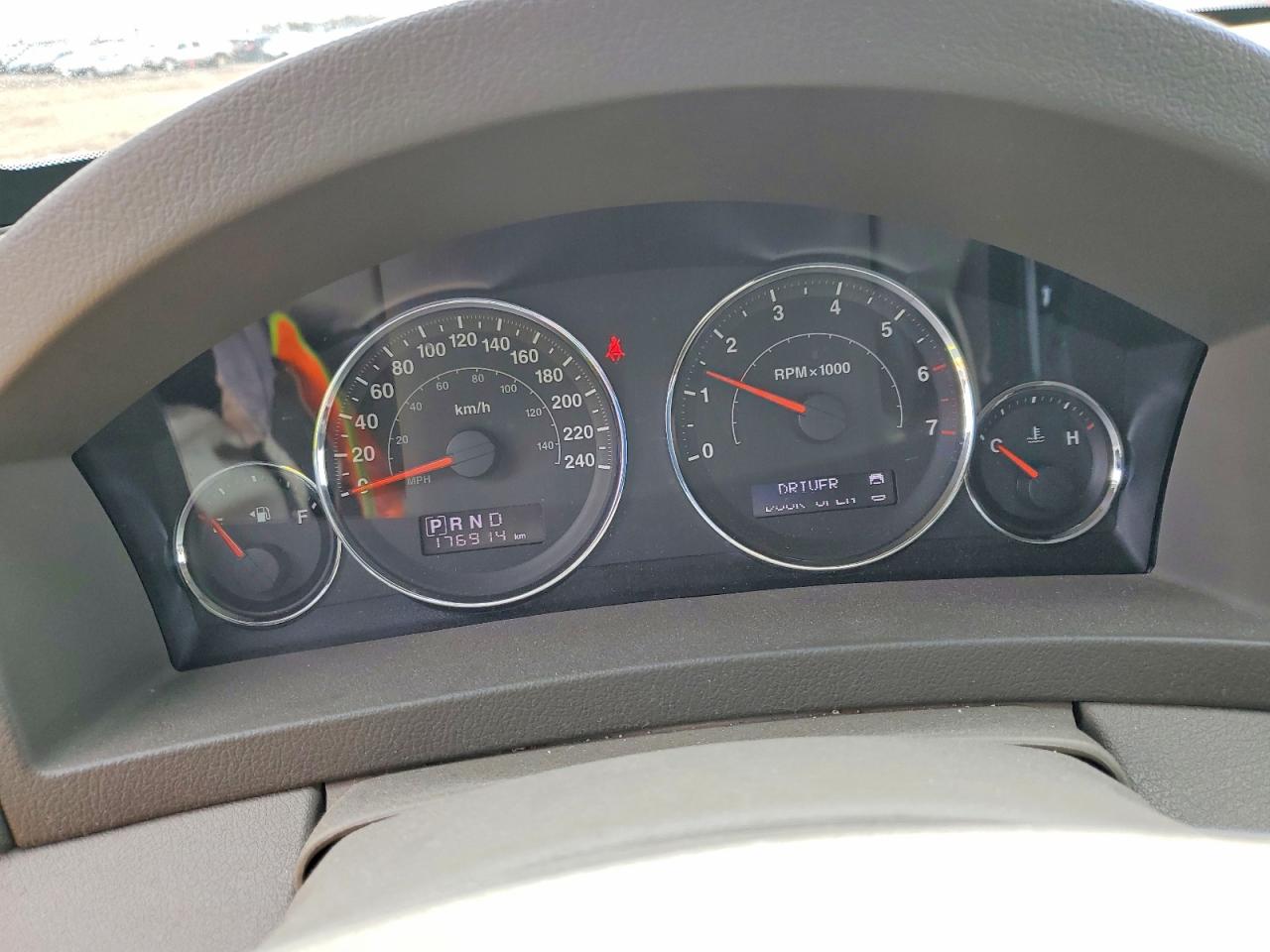 JEEP GRAND CHEROKEE 2009 — 10