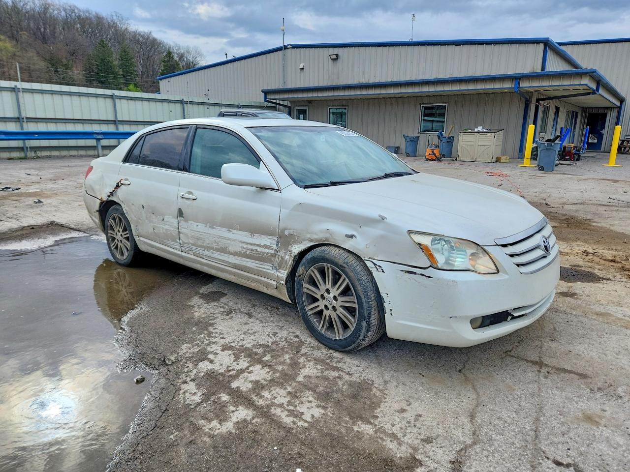 TOYOTA AVALON 2005 — 5