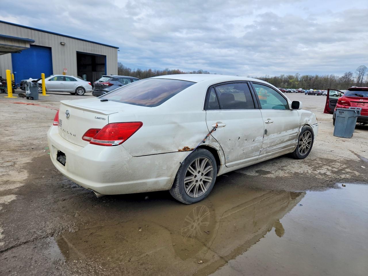 TOYOTA AVALON 2005 — 4