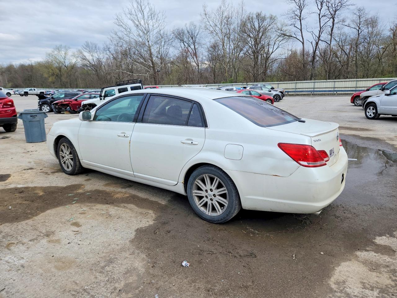 TOYOTA AVALON 2005 — 3