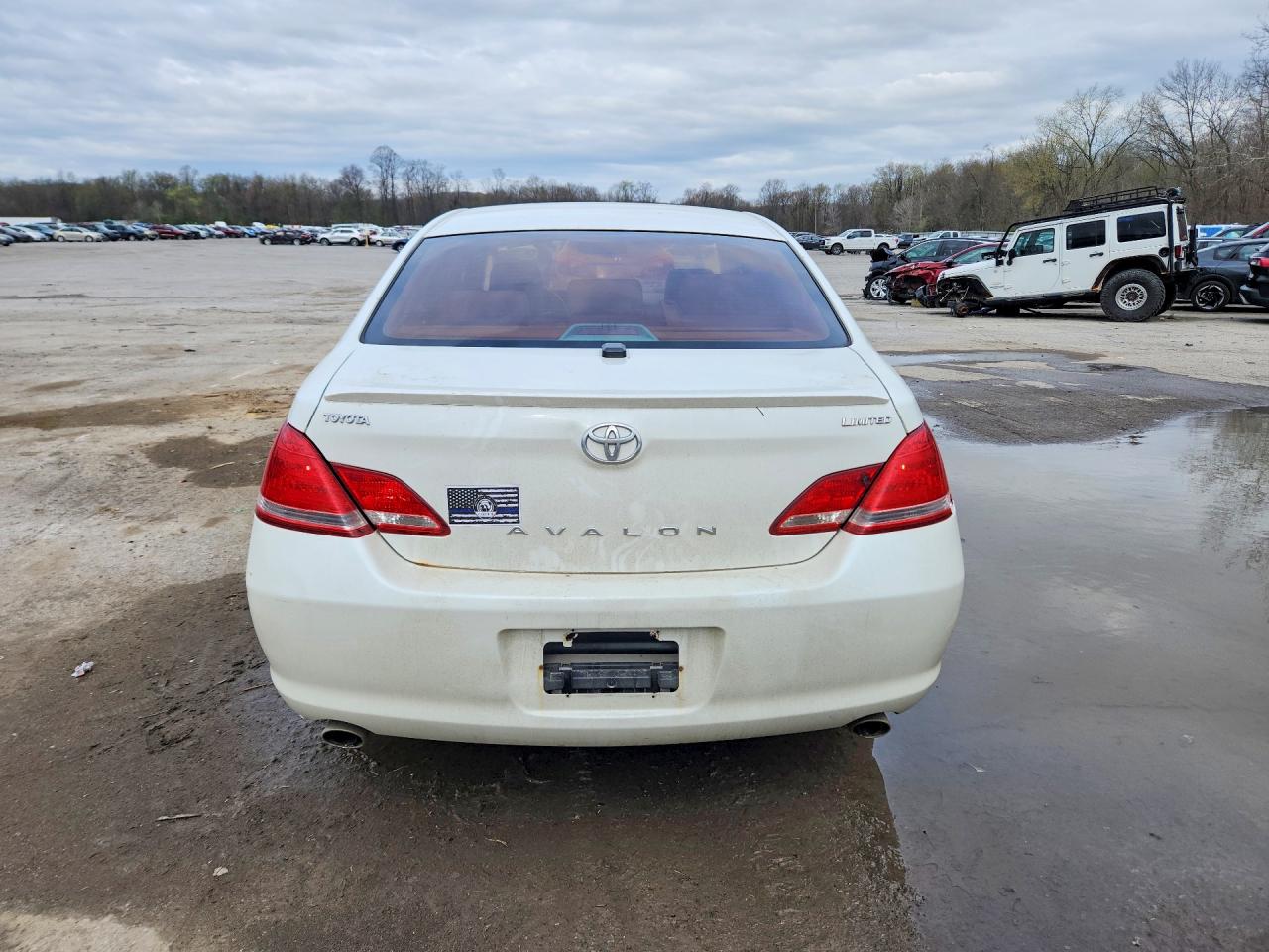 TOYOTA AVALON 2005 — 7