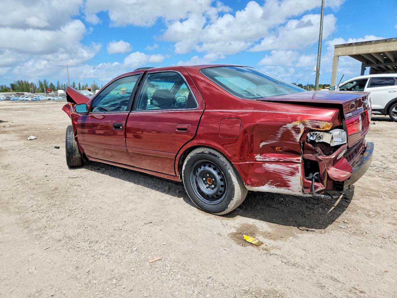 TOYOTA CAMRY 2000 — 3