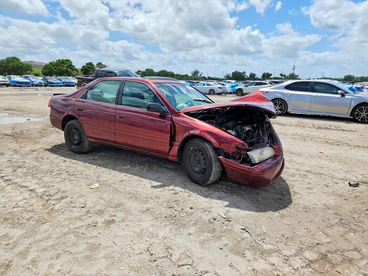 TOYOTA CAMRY 2000 — 5