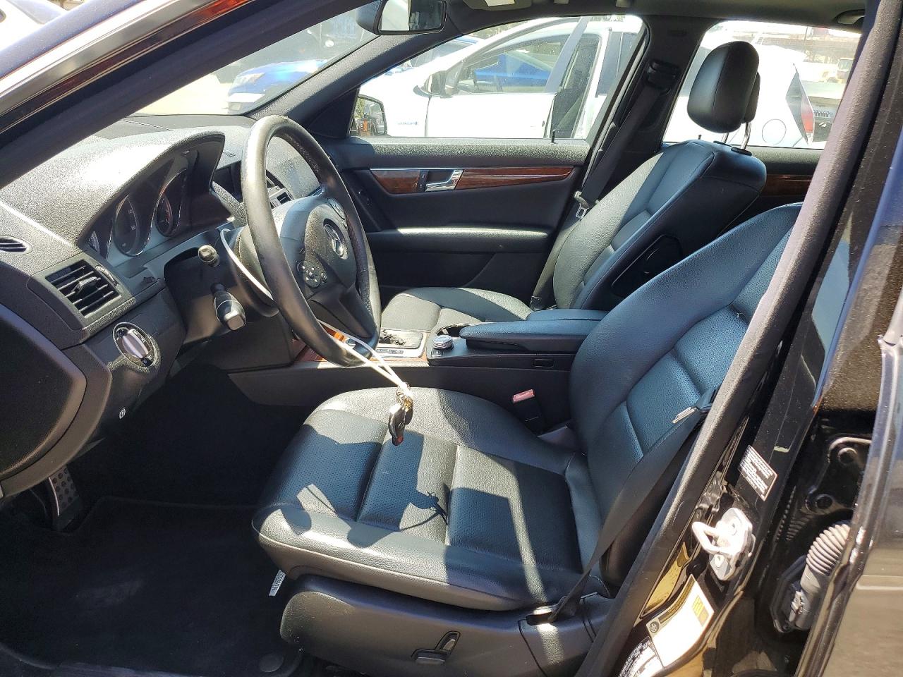 MERCEDES-BENZ C 2010 — 8