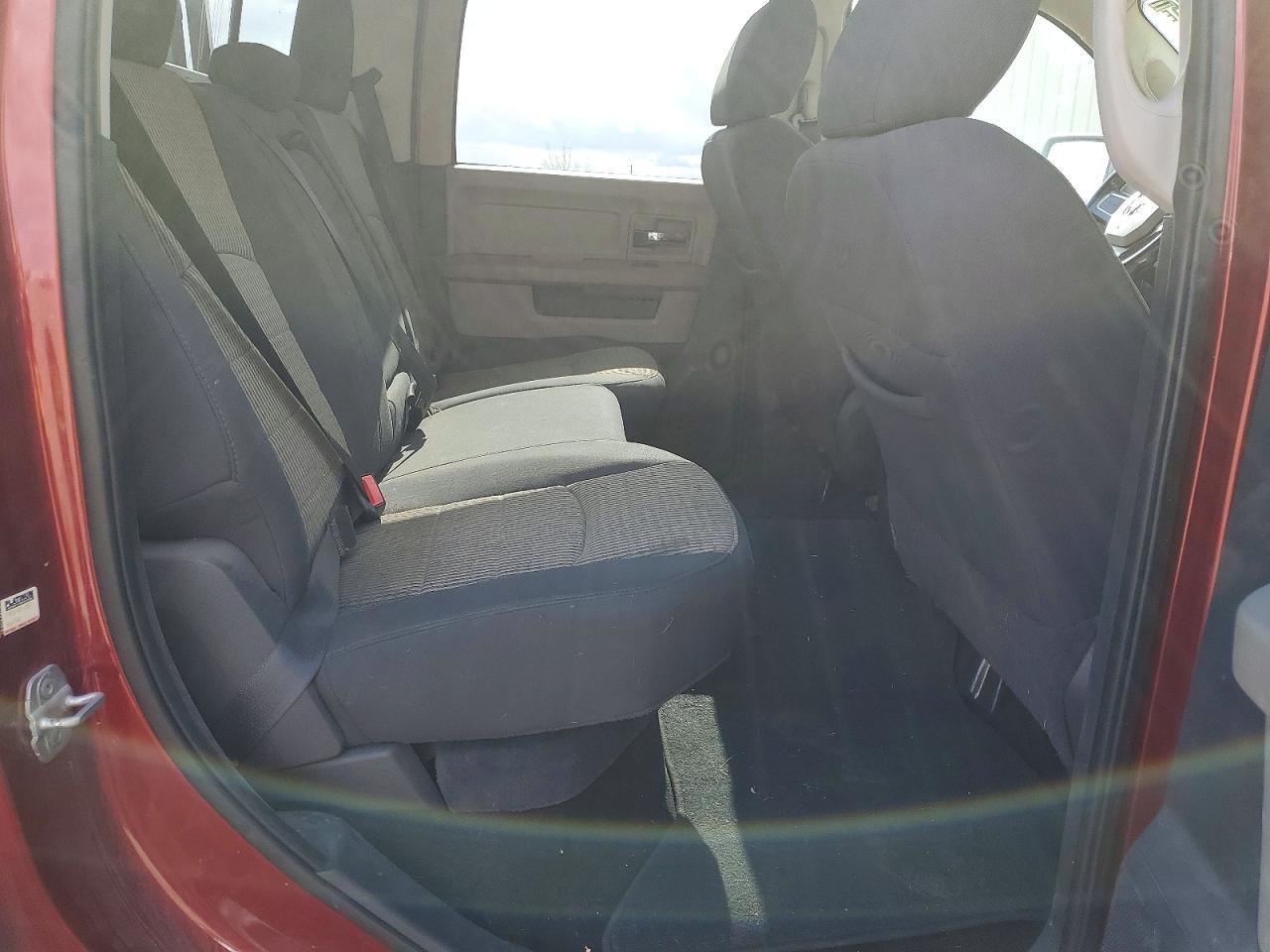 DODGE RAM 2500 2011 — 11