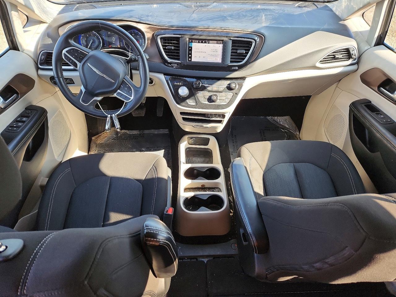 CHRYSLER VOYAGER 2022 — 9