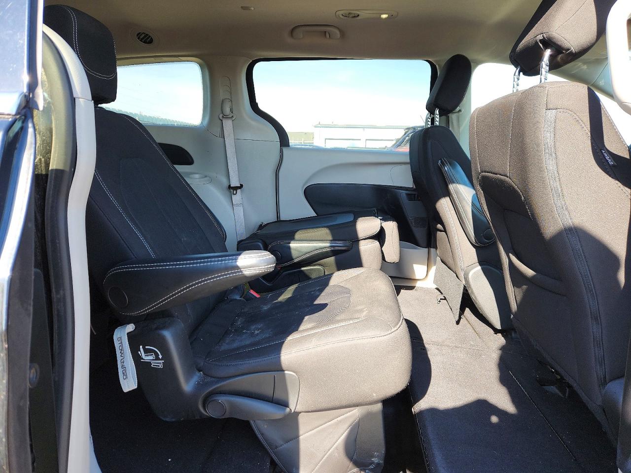 CHRYSLER VOYAGER 2022 — 12