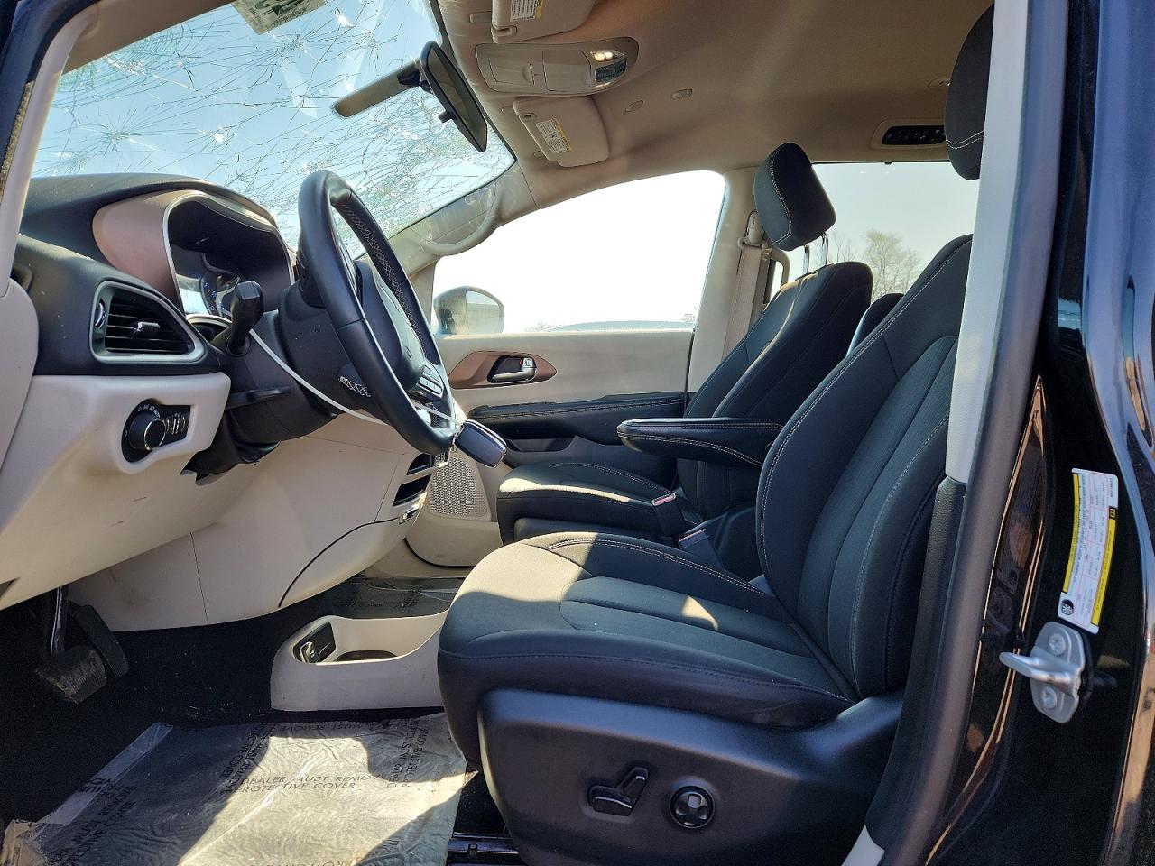CHRYSLER VOYAGER 2022 — 8