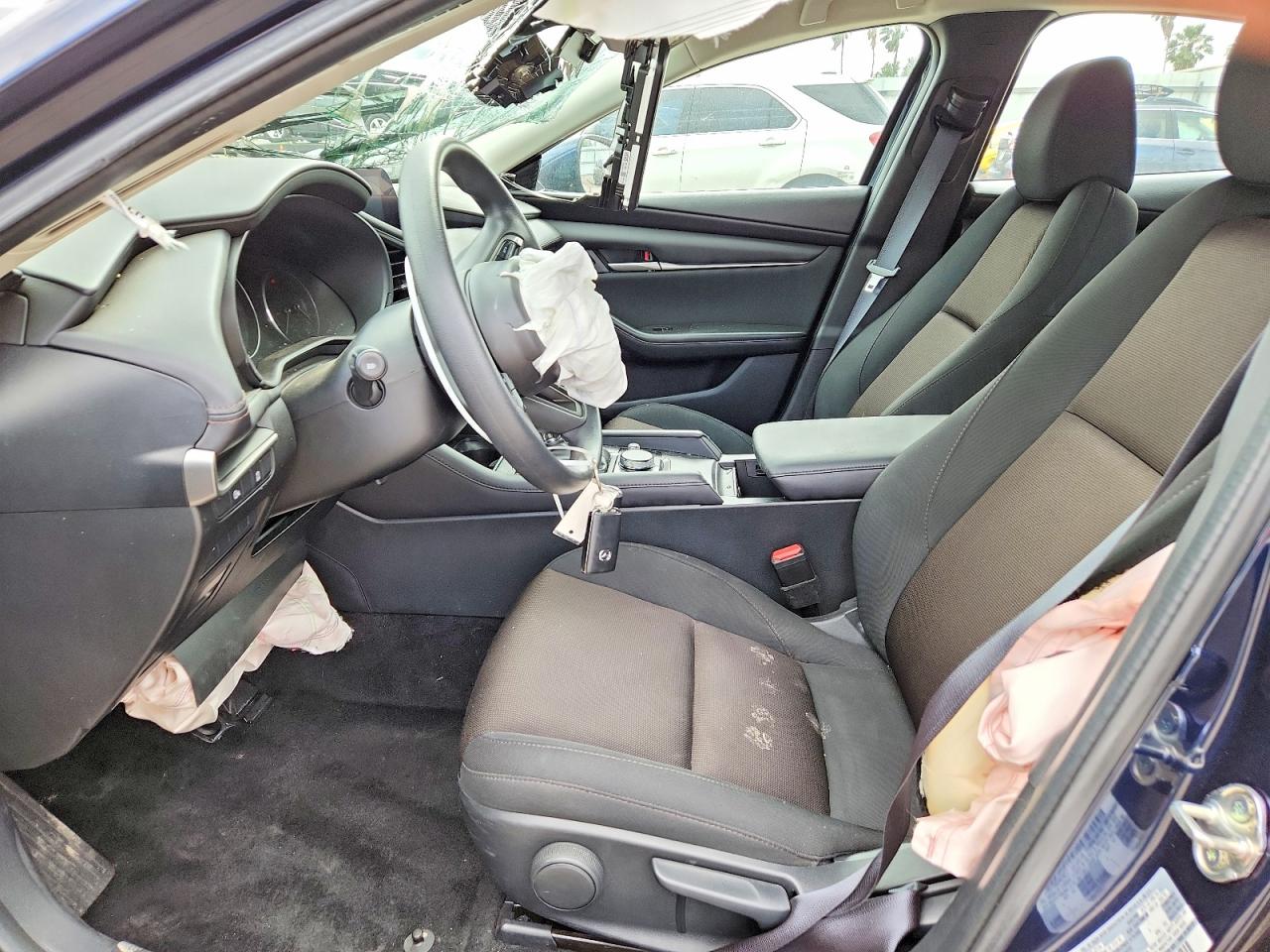MAZDA 3 2024 — 8