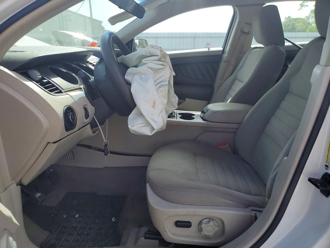 FORD TAURUS 2010 — 8