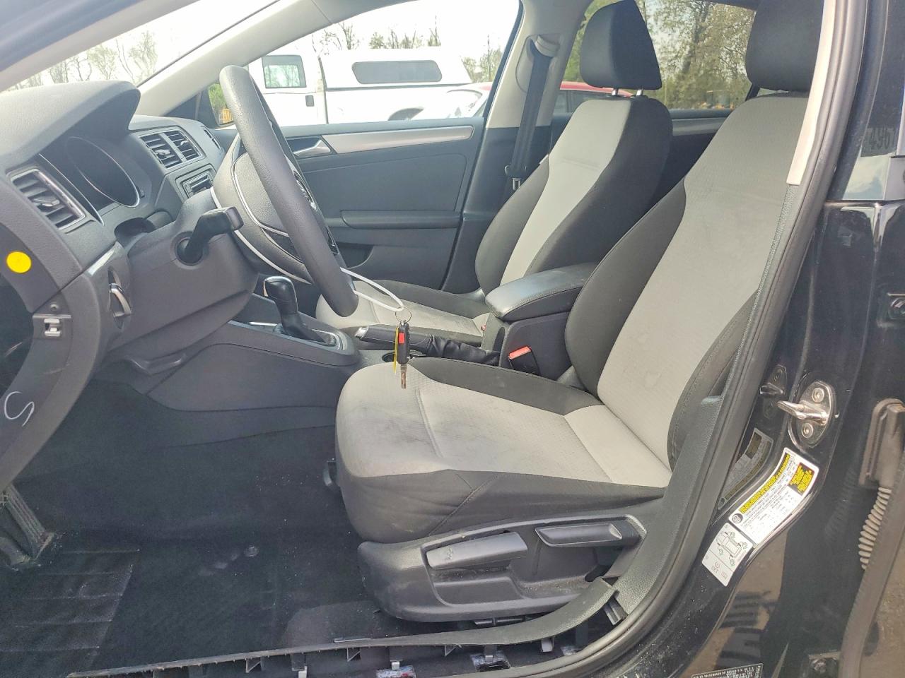 VOLKSWAGEN JETTA 2018 — 8