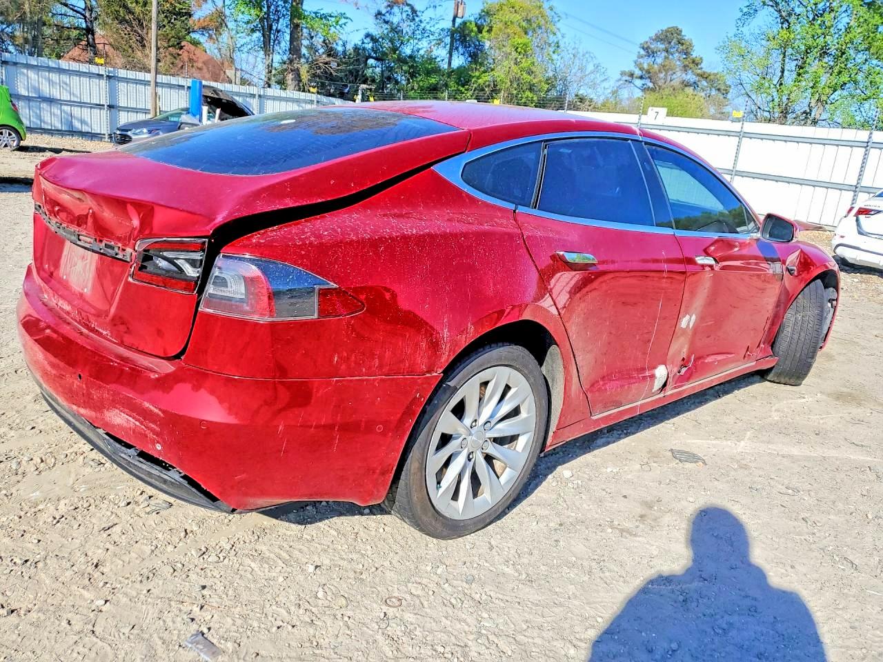 TESLA MODEL S 2016 — 4