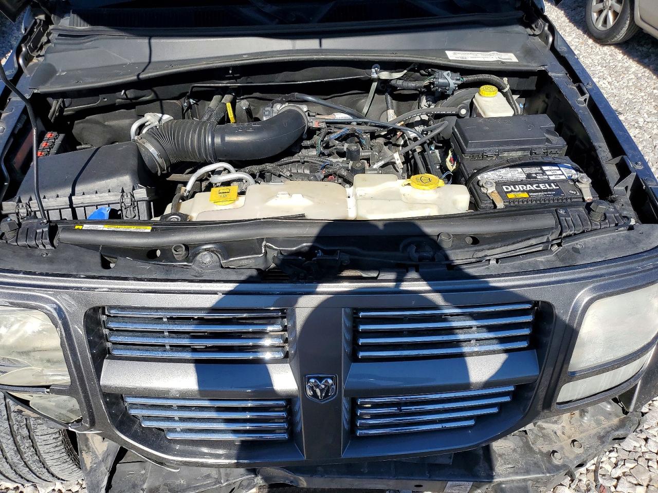 DODGE NITRO 2011 — 12