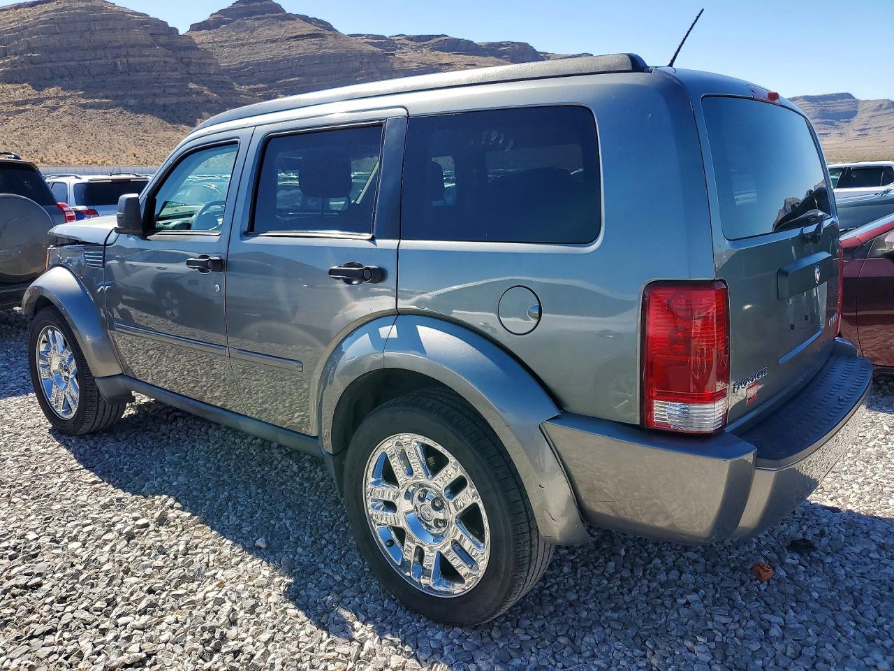 DODGE NITRO 2011 — 3