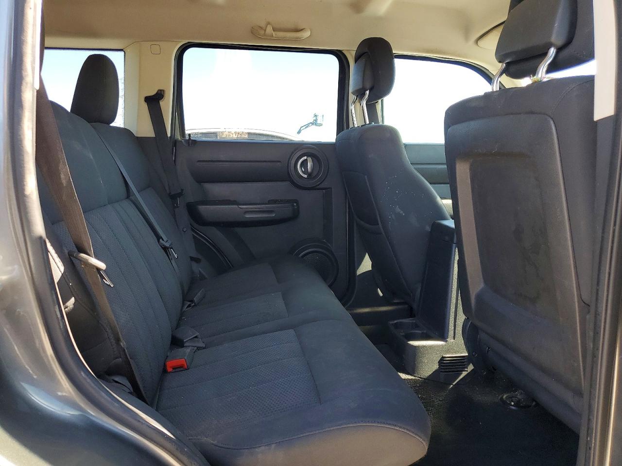DODGE NITRO 2011 — 11