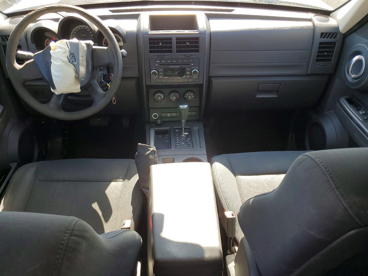 DODGE NITRO 2011 — 9