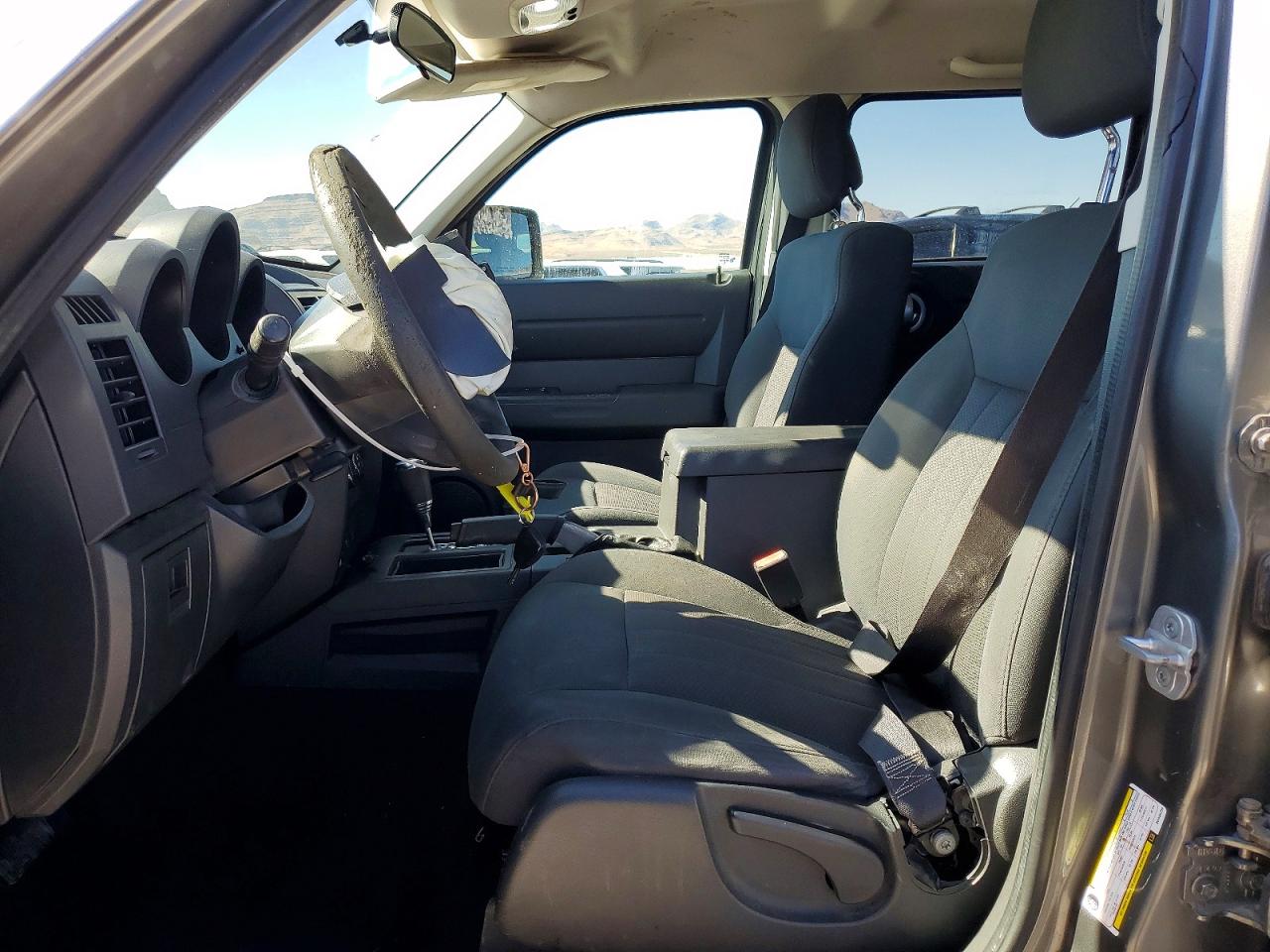 DODGE NITRO 2011 — 8
